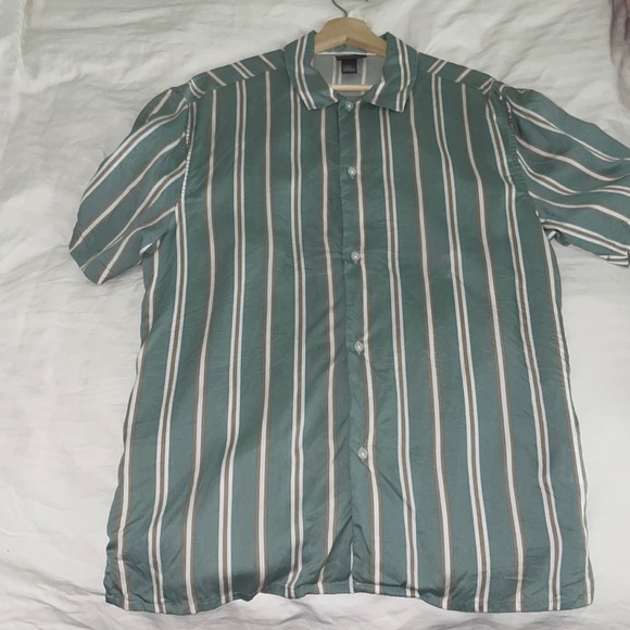 Short sleeve button up shirt - Picture 1 of 2